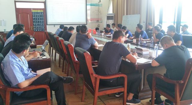 京沪高速改扩建工程第二驻地办组织七标段召开安全、质量、进度调度会