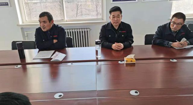 公司副总经理、四公司经理刘君赴乌玛公路总监办安排部署安全工作