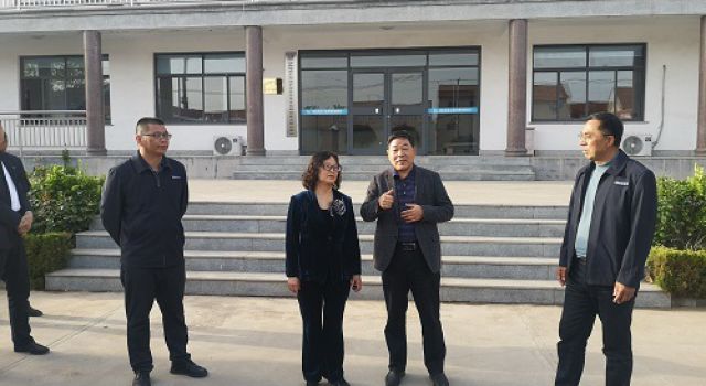 市交通运输局副局长、公司董事长一行莅临S229沂邳线改建工程视察指导工作