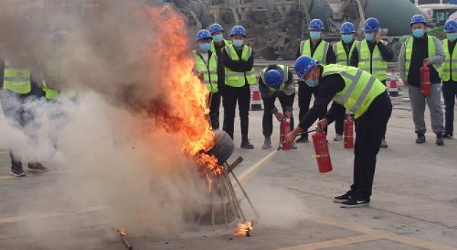 开展消防演练、筑牢安全防线，安罗高速第二总监办参与消防安全演练活动