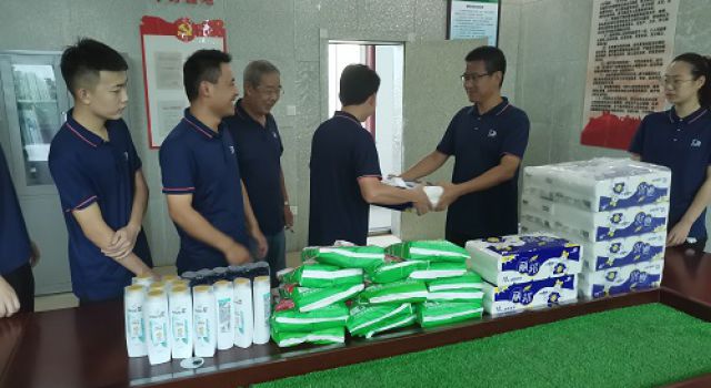 夏日送清凉，关爱暖人心-济高总监办组织开展“夏日送清凉”活动