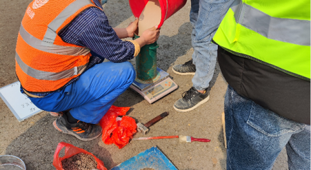 章丘区轻卡路改建工程首件工程试验段完成
