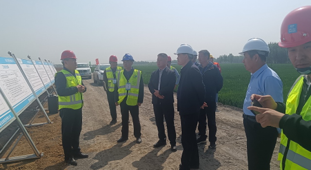 山东省交通运输厅领导对邹城至济宁公路工程进行督导检查