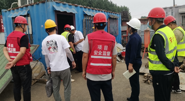 日照市岚山区交通运输局对南沿海公路高架项目进行消防专项检查