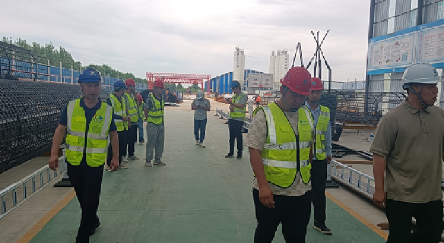 邹城至济宁公路工程项目办和总监办联合进行五月份综合检查