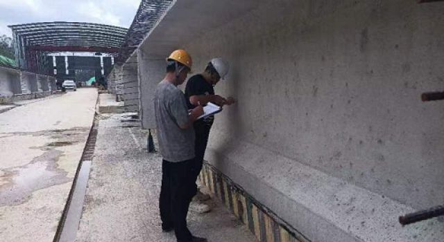 东泰咨询横钦高速公路第四总监办试验室与横钦高速公路中心试验室联合开展梁场预制梁质量巡查