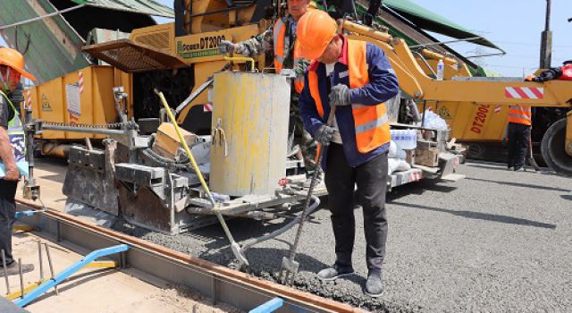 东泰咨询安罗高速项目迎来水稳施工观摩交流团