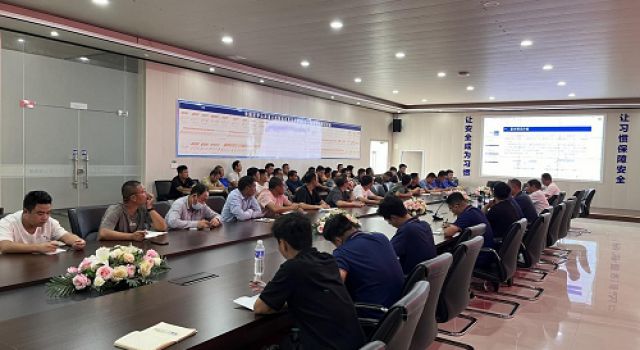 东泰咨询安罗高速SG-4标召开沥青下面层施工技术安全交底会议